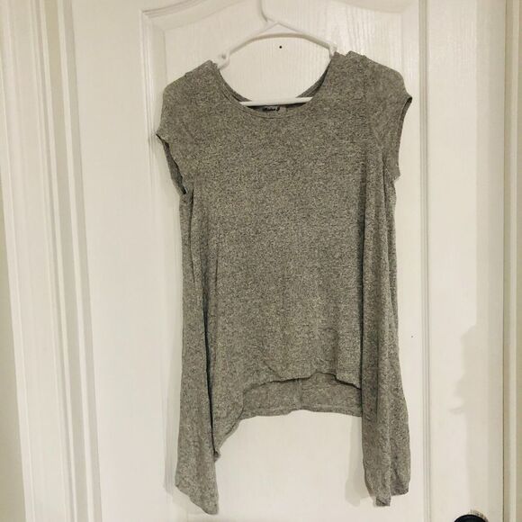 Aiden Y Women's Short Sleeve Sharkbite Hem Round Neck Tunic Top Gray Size Medium - Picture 1 of 4